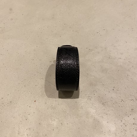 OSTRICH SIDE LEG BANGLE