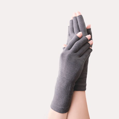【おやすみ手袋】手の甲の老化予防