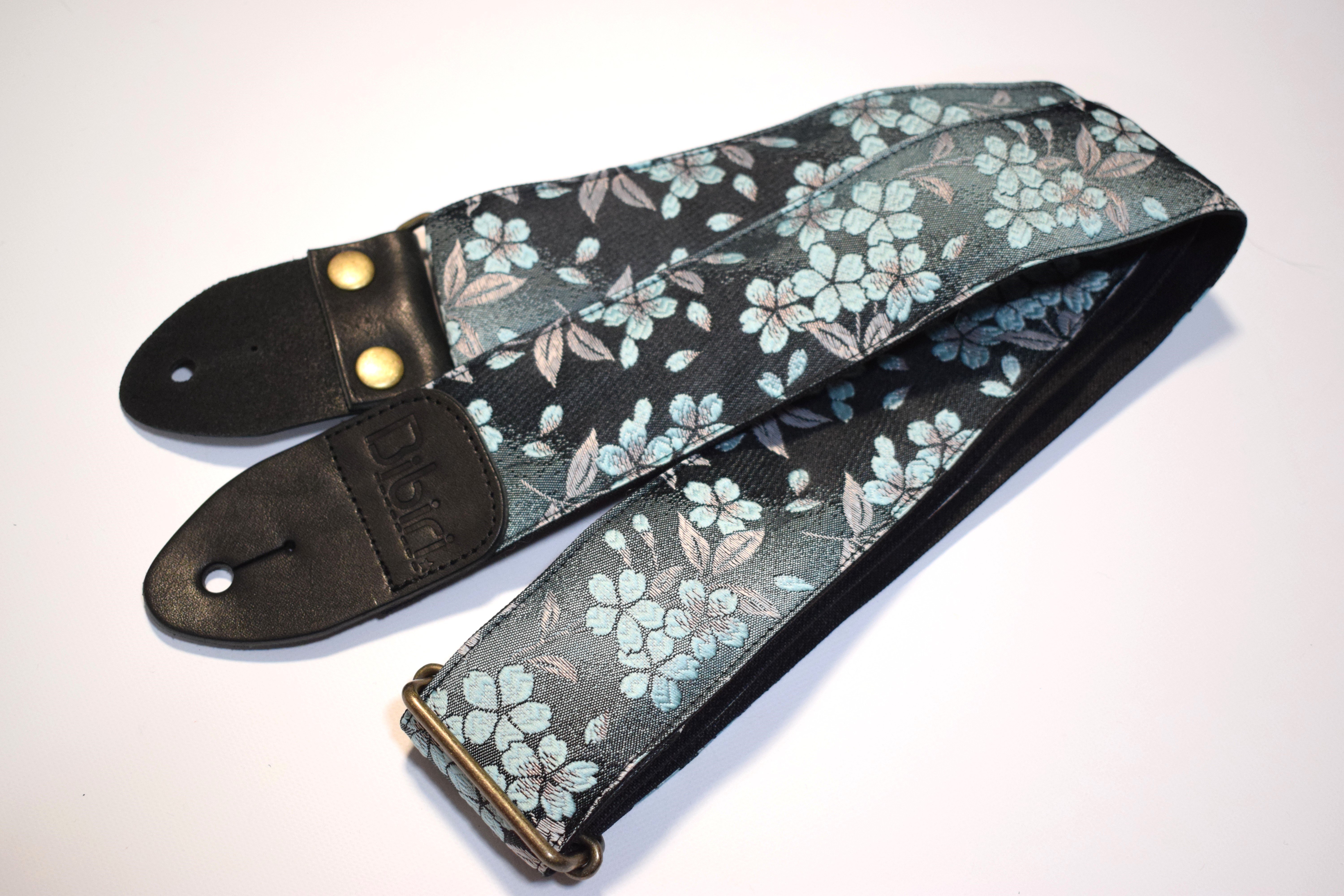 ギター　ストラップ　ホログラム 帆布ギターストラップ【つぼみ葉桜 水色】京都金襴 和柄 | Handmade