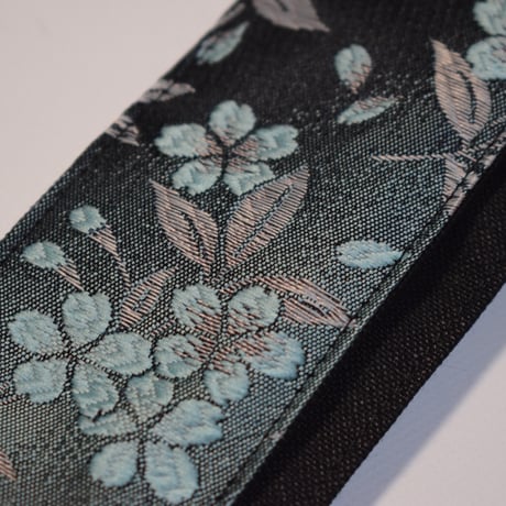 帆布ギターストラップ【つぼみ葉桜　水色】京都金襴　和柄 | Handmade Japanese Guitar Strap