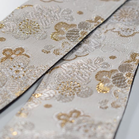 帆布ギターストラップ【梅モダン　白】京都金襴　和柄 | Handmade Japanese Guitar Strap