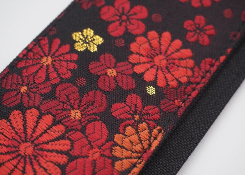 京都金襴*和柄 赤の菊 帆布ギターストラップ | Bibiri 京都金襴*和柄 赤の菊 帆布ギターストラップ | Bibiri