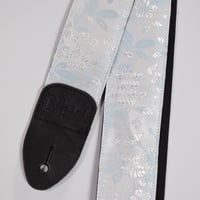 帆布ギターストラップ【つぼみ葉桜　白】京都金襴　和柄 | Handmade Japanese Guitar Strap