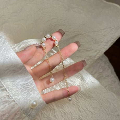 Pearl ear cuff