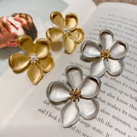 metal flower