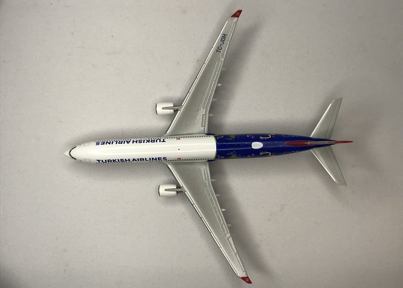 Herpa ヘルパ [529556] A330-300 トルコ航空「UEFAユーロ2016」