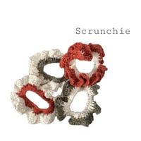 big knitting scrunchie