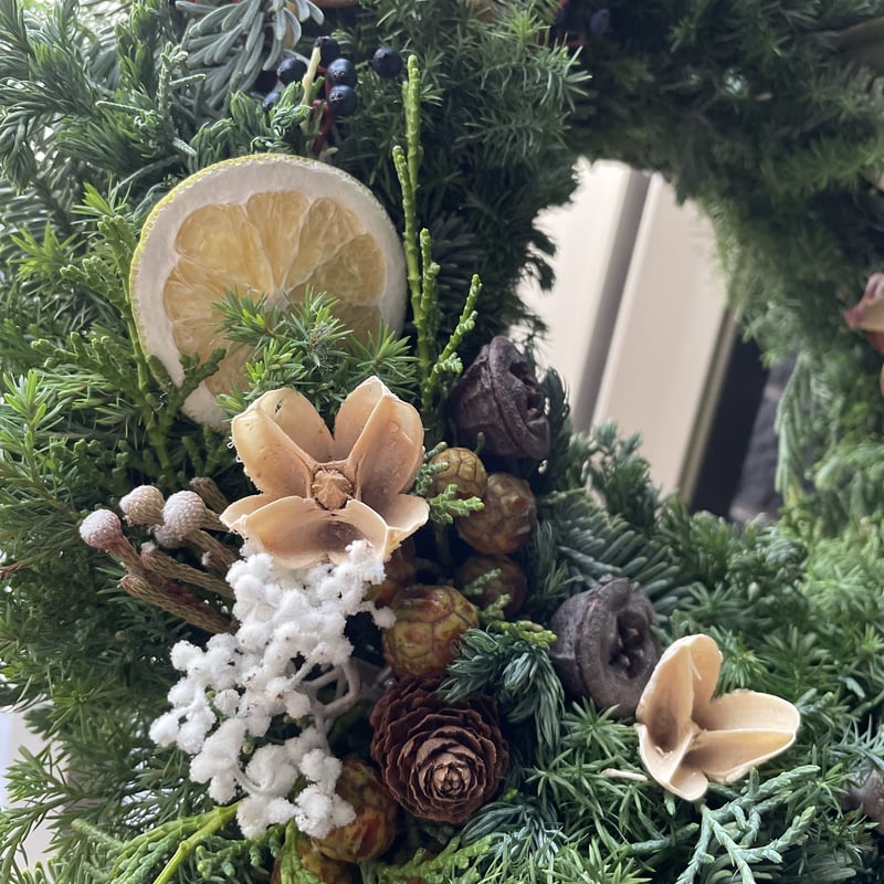 ホワイトブラウン系 針葉樹のリース | fleuristekigi's STORE