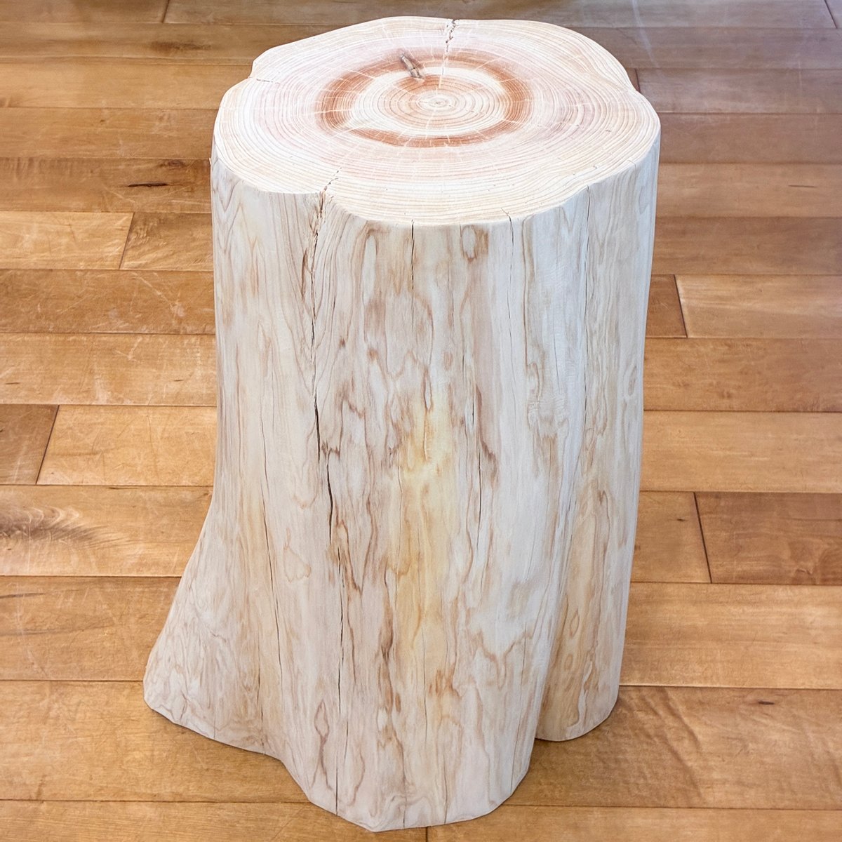 ひのき　丸太 スツール 椅子　No.1713 Hinoki Wood Stool No.1713 | Wood Factory Silky