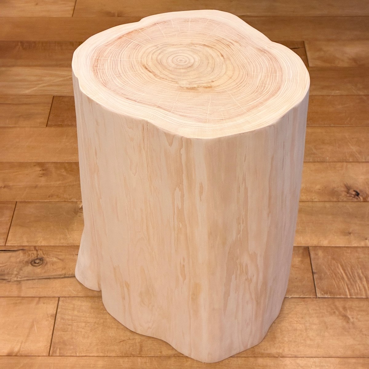 Hinoki Wood Stool No.1582 | Wood Factory Silky