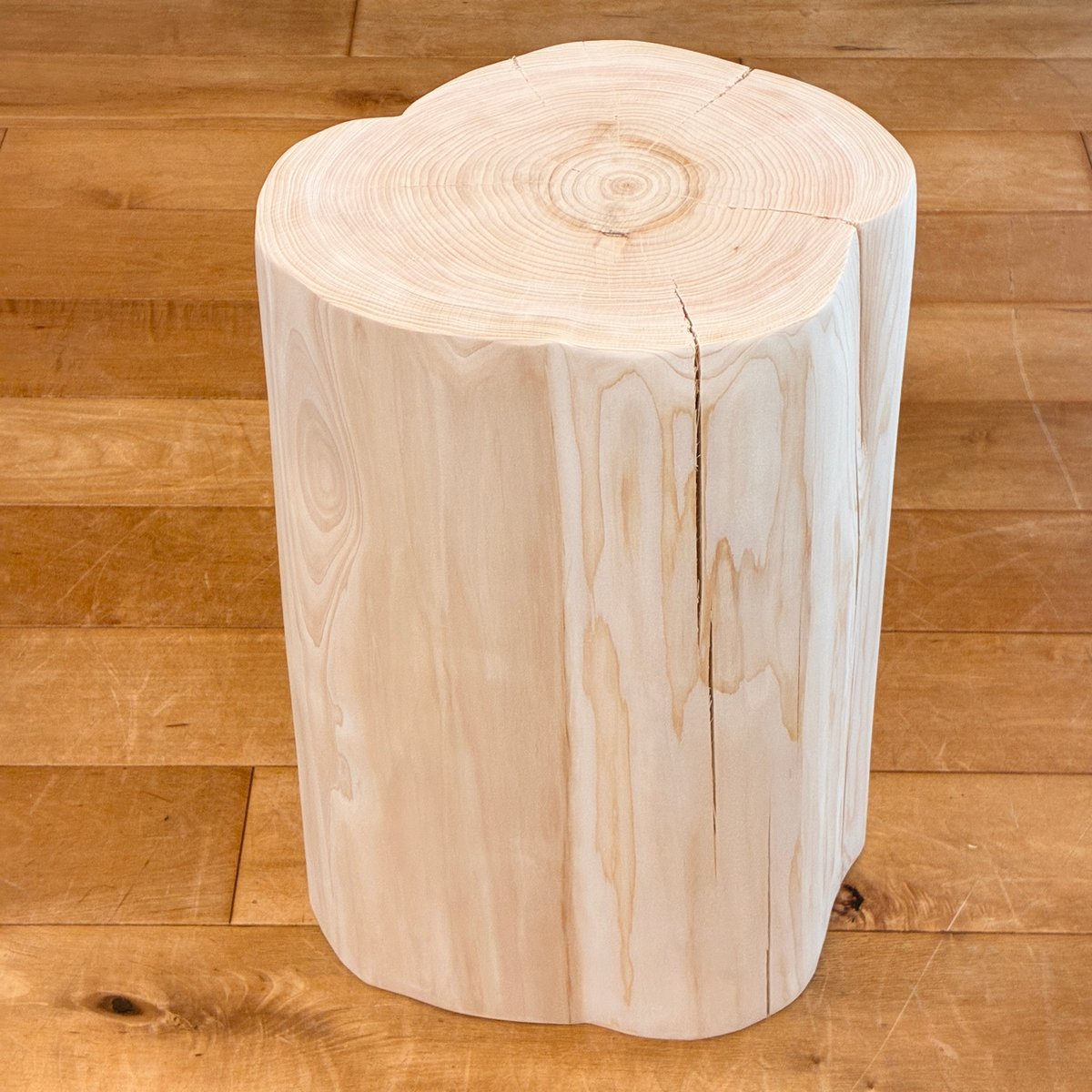 Hinoki Wood Stool No.1707 | Wood Factory Silky
