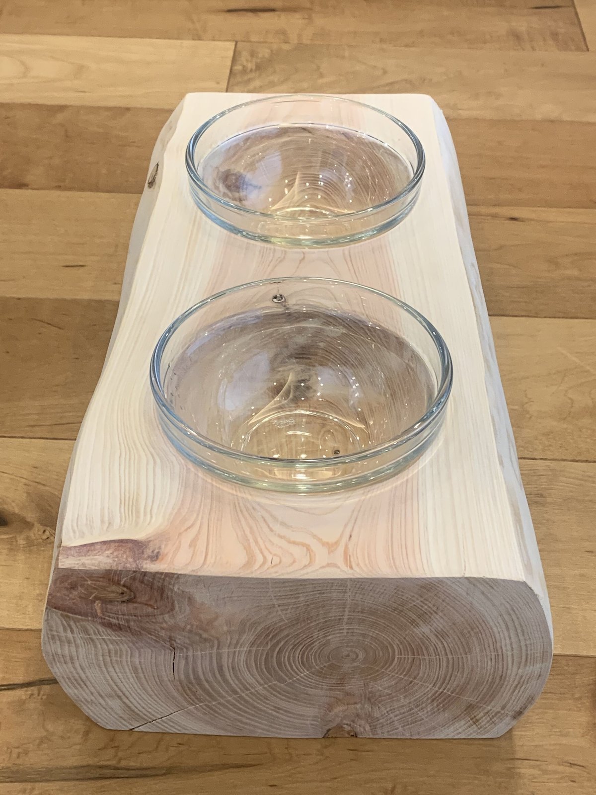 ペットテーブル ツイン 天然ひのき 丸太 | Wood Factory Silky ペットテーブル ツイン 天然ひのき 丸太 | Wood Factory Silky