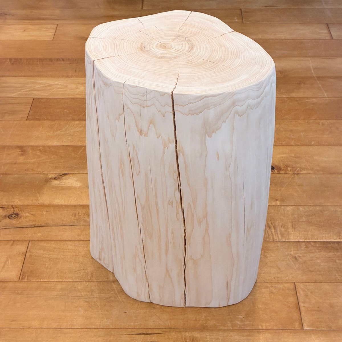 ひのき　丸太 スツール 椅子　No.1715 Hinoki Wood Stool No.1715 | Wood Factory Silky