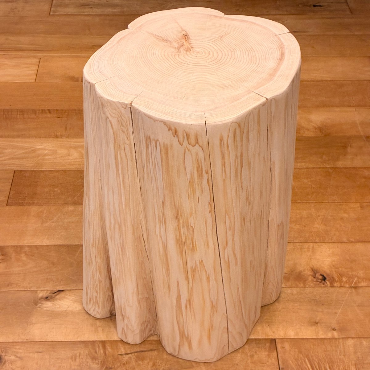 ひのき　丸太 スツール 椅子　No.1681 Hinoki Wood Stool No.1681 | Wood Factory Silky