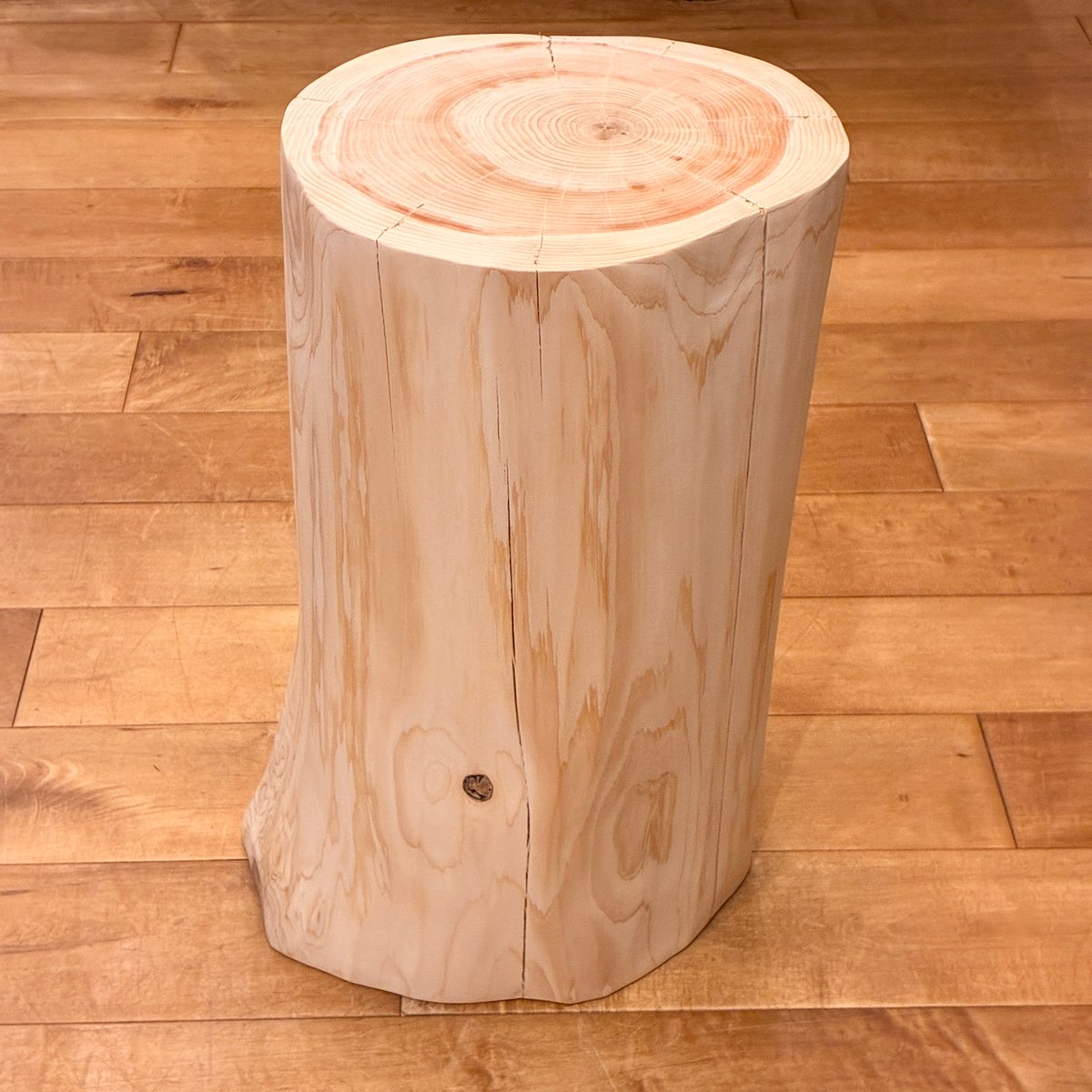 ひのき　丸太 スツール 椅子　No.1709 Hinoki Wood Stool No.1709 | Wood Factory Silky