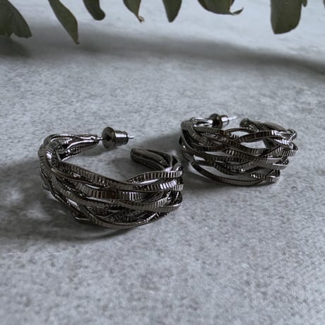 【charmaer】ツイストメタルピアス