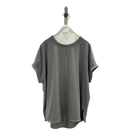 【ayane 】縦ロゴフレンチTシャツ