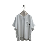 【ayane】ラッフルスリーブVネックTシャツ