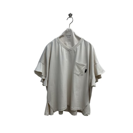 【ayane】ラッフルスリーブVネックTシャツ