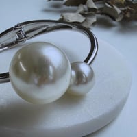 【charmaer】ビッグパールバングル