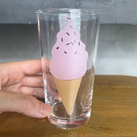 うそみたいなコップ