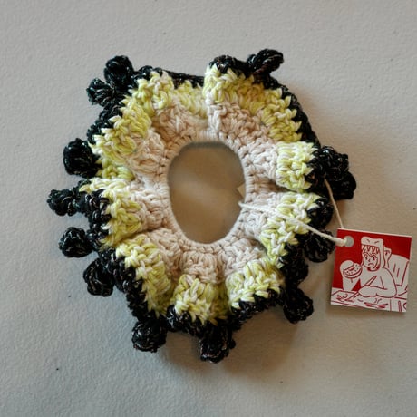 HAMAMOTO NATSUMI ｜ Knit Scrunchie (Black×Yellow)