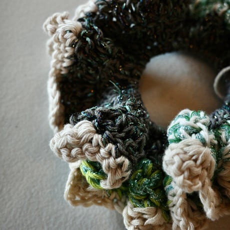 HAMAMOTO NATSUMI ｜ Knit Scrunchie  (White×Blue×Green)