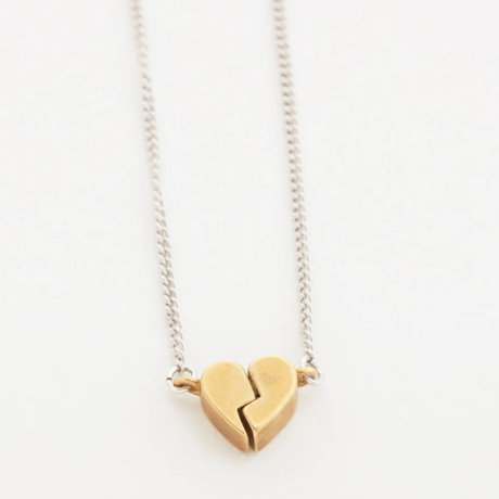 kissing necklace