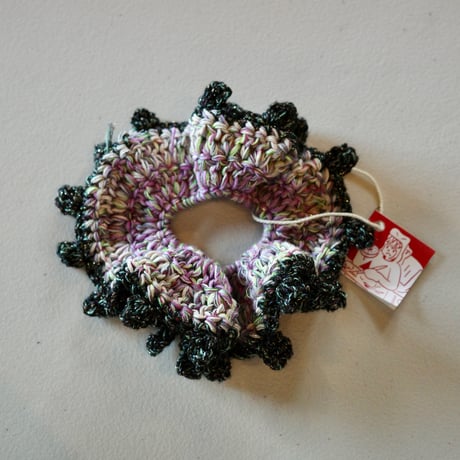 HAMAMOTO NATSUMI ｜ Knit Scrunchie (Black×Pink)