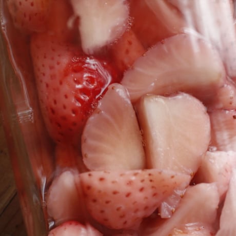 Limei 淡雪イチゴの美容石鹸　60g　【無香料】