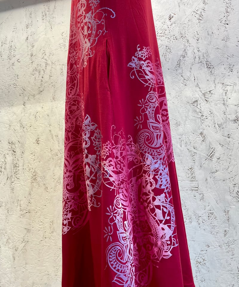 シンプルワンピース(ワインカラー・ブーゲンビレア柄) | t-guma (てぃ