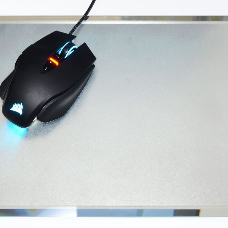 サラサラ質感・ゲーミングミラーマウスパッド【200㎜×250㎜×5㎜厚