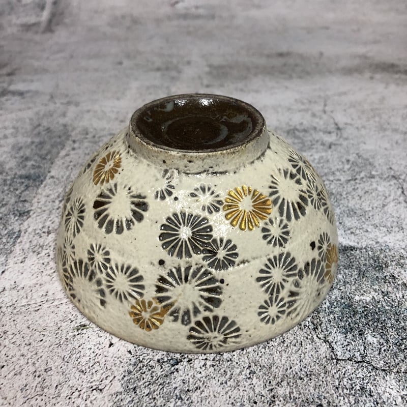 高麗磁器 国家無形文化財「金璟植」花三島 喰篭 牛滴 花三島金彩飯碗 | TAKUMIうさぎ屋