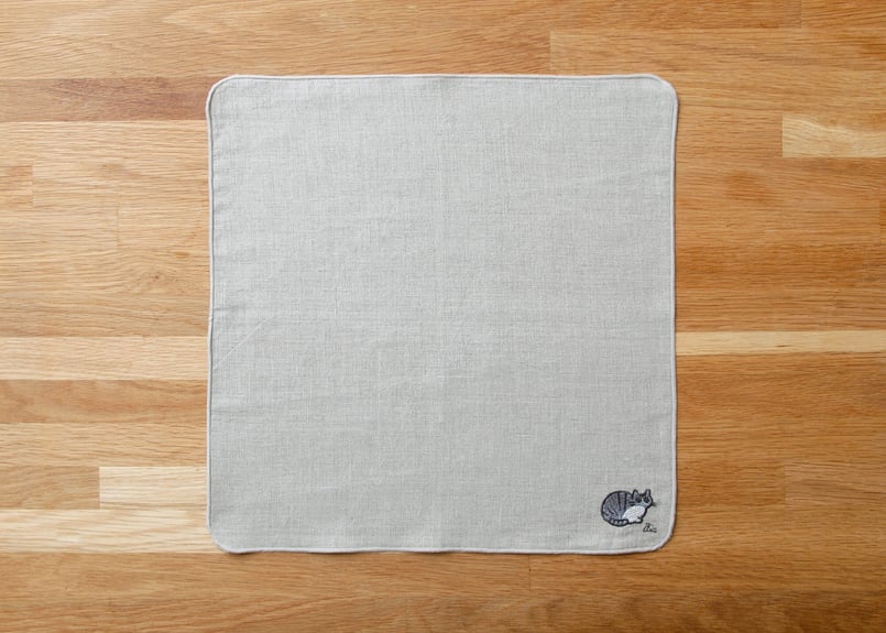 リネン刺繍ハンカチ】ねこ / 箱入り | 粒あん図案室