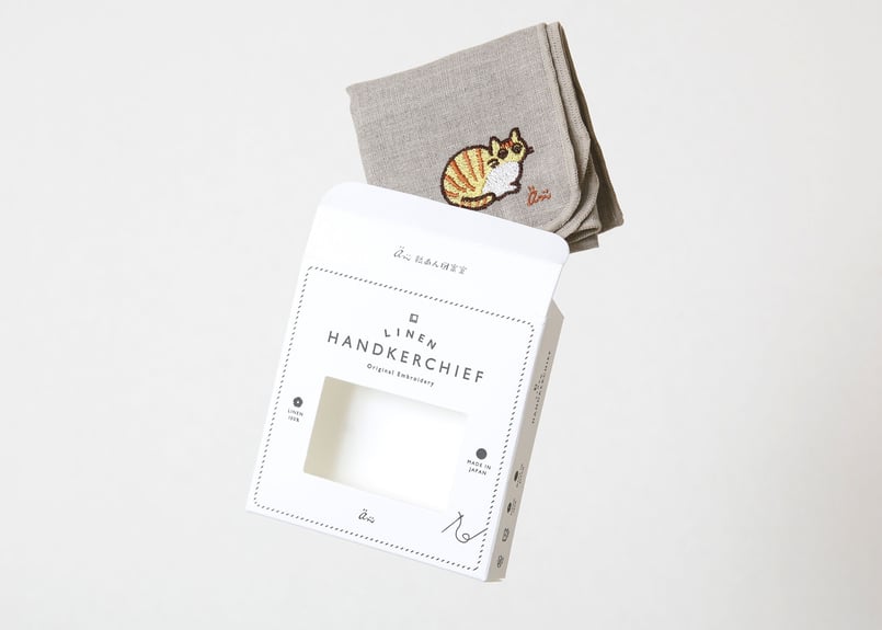 リネン刺繍ハンカチ】ねこ / 箱入り | 粒あん図案室