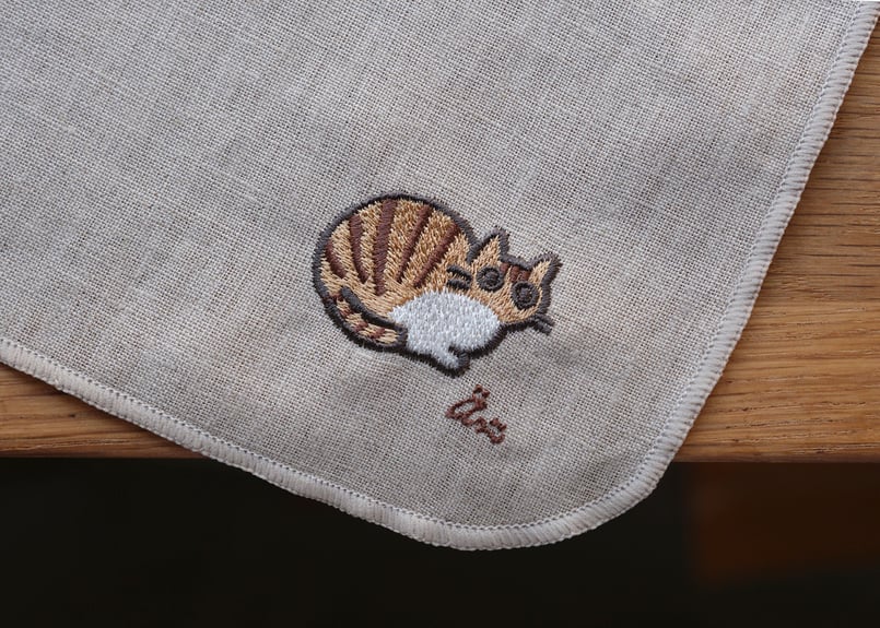 リネン刺繍ハンカチ】ねこ / 箱入り | 粒あん図案室