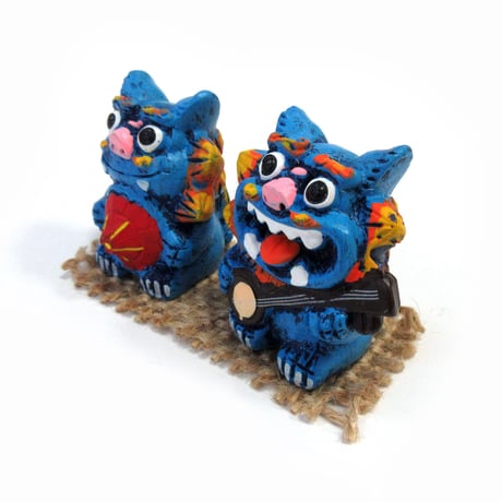 NEW!!　沖縄仲良しシーサー置物　三線花笠　ブルー