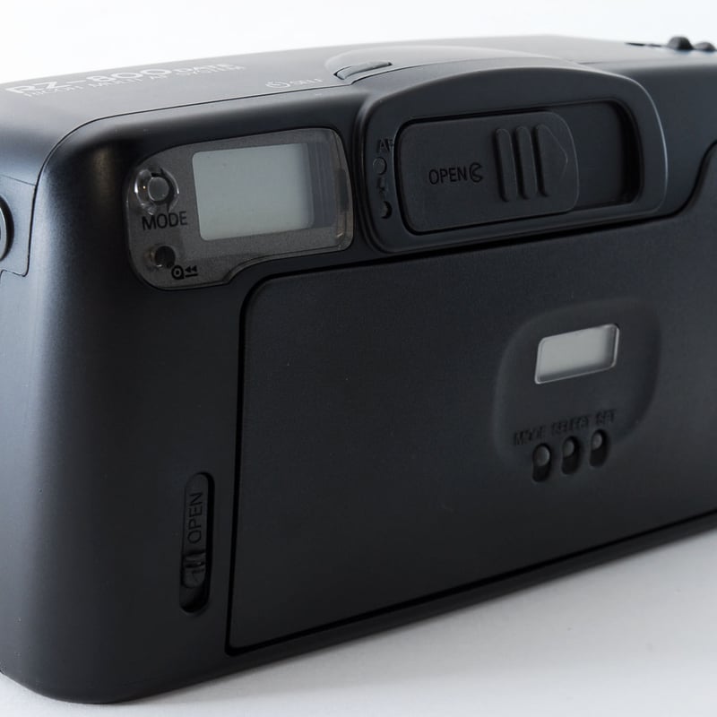 Ricoh RZ-800 Date Point & Shoot 35mm Film Camer