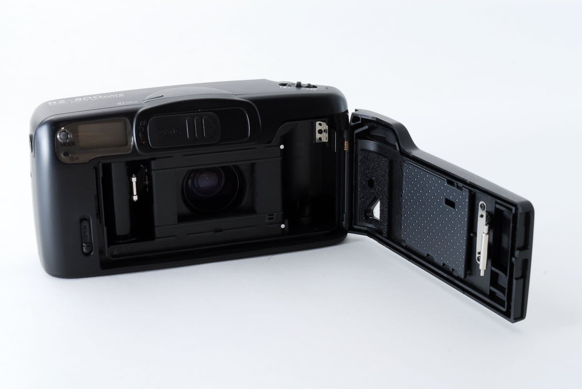 Ricoh RZ-800 Date Point & Shoot 35mm Film Camer