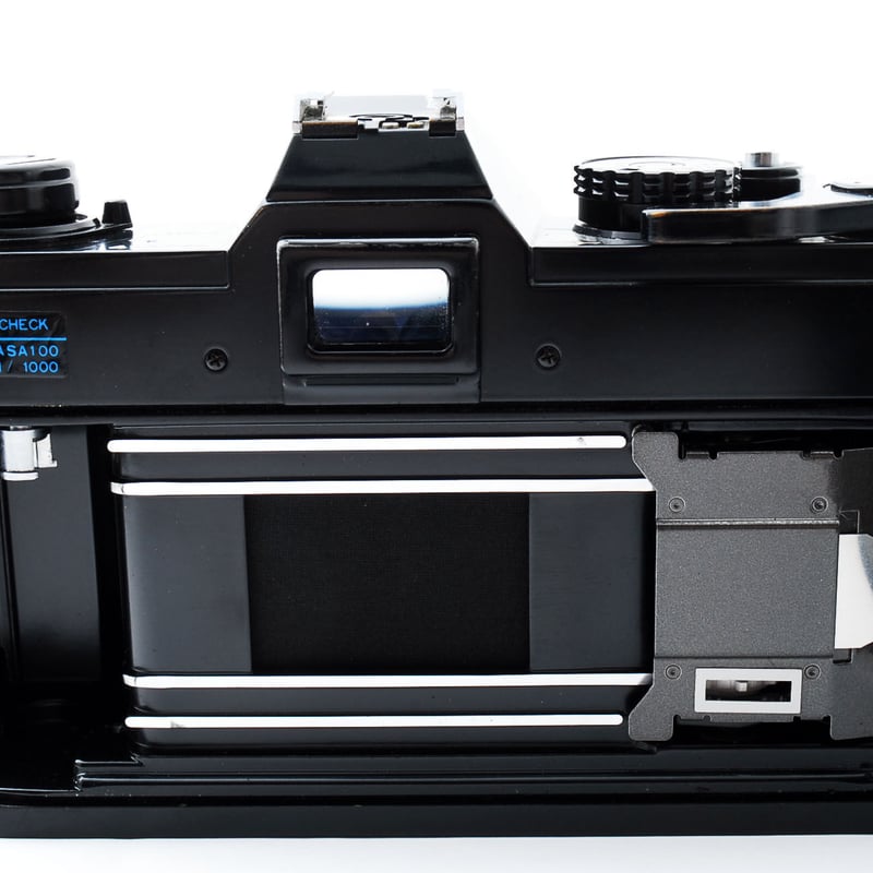Canon FTb QL 35mm SLR / Canon FD 50mm f/1.8 | B Canon FTb QL 35mm SLR / Canon FD 50mm f/1.8 | B