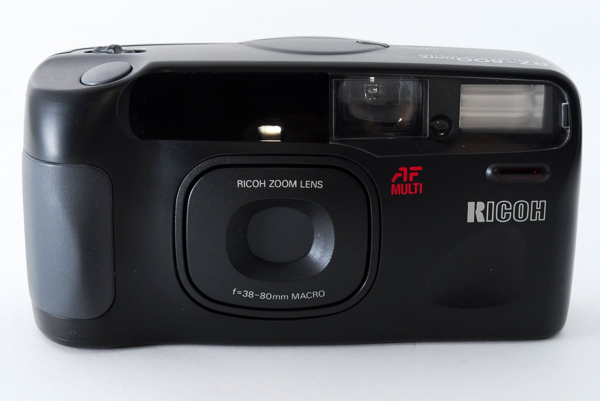 RICOHフィルムカメラRZ−800 ジャンク扱い】RICOH RZ-800 フィルムカメラ ケース付き❗️ - メルカリ