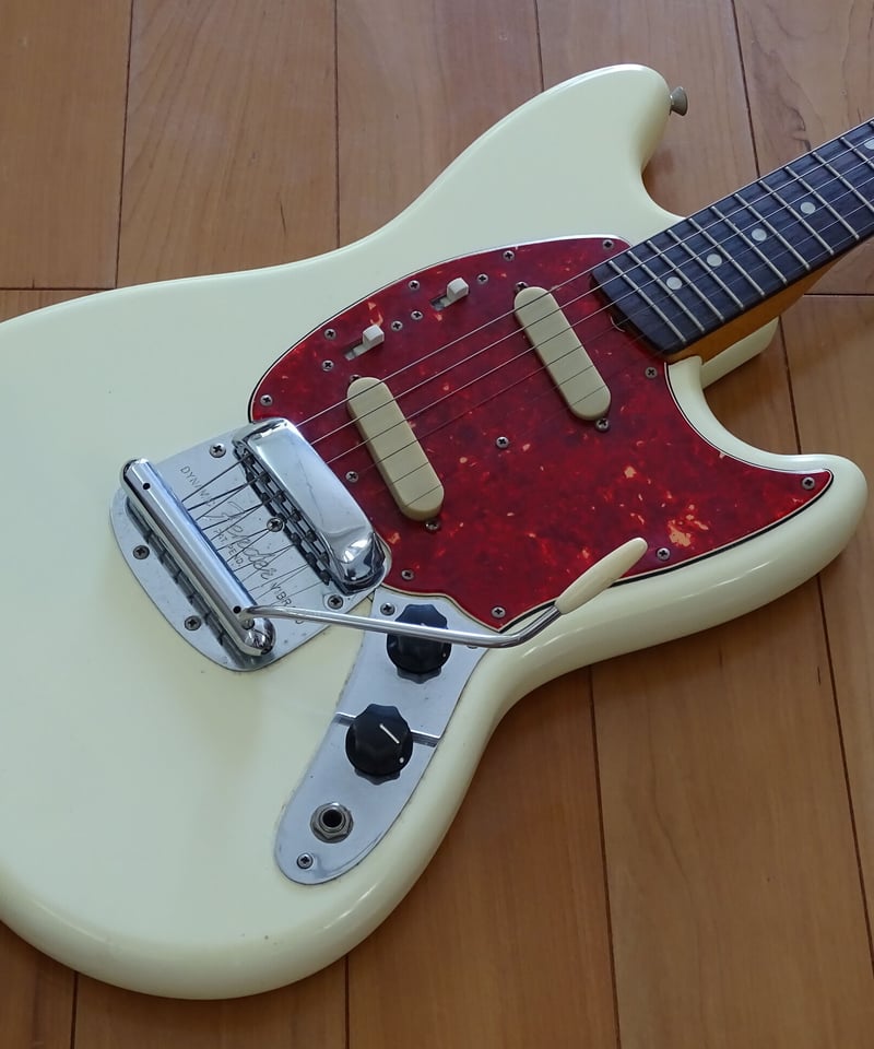fender フェンダー　MUSTANG  日本製　シリアルナンバー有り Fender Japan Mustang MG69 OCR 2010's Electric Guitar Made in