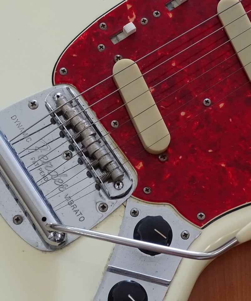 fender フェンダー　MUSTANG  日本製　シリアルナンバー有り fender フェンダーMUSTANG 日本製シリアルナンバー有り