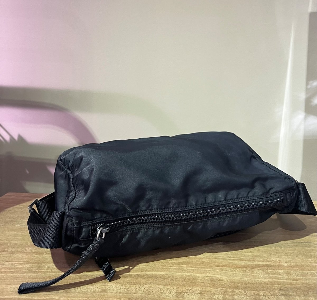 美品 PRADA ショルダーバッグ ナイロン ブラック 三角ロゴ 斜め掛け 正規品 PRADA プラダ ナイロン ショルダーバッグ 三角ロゴ