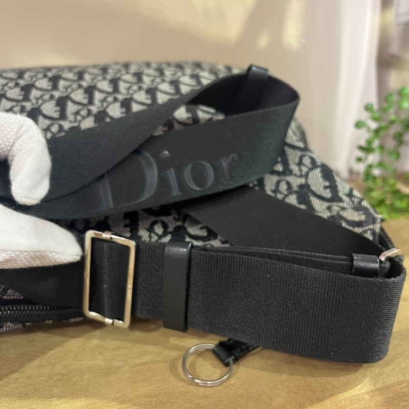 1766 心奪われる見逃せない名品ChristianDior／紐ロゴディオール希少