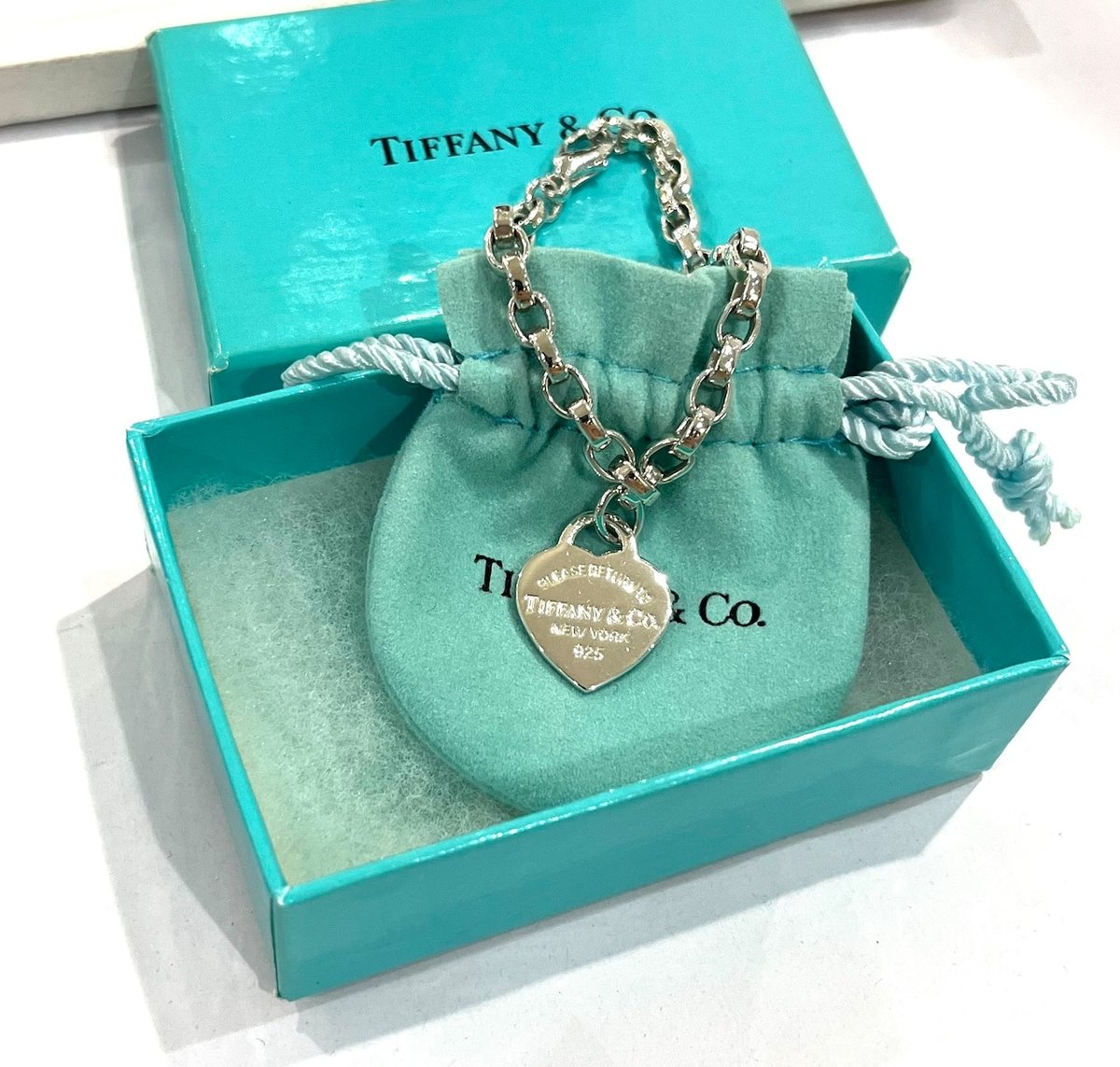 Tiffany & Co.／Please Return to Tiffany & Co. Ne