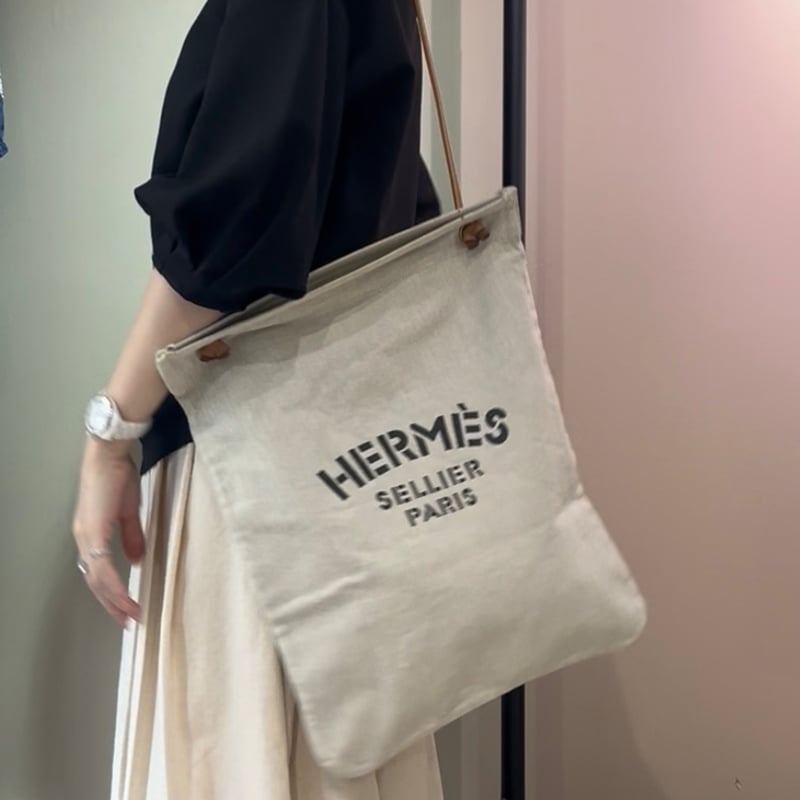 エルメス 美品 アリーヌGM キャンバストート ショルダーバッグ ワンショルダー レッド HERMES 1744 HERMÈS エルメス アリーヌ GM キャンバスショルダーバッグ ロゴ