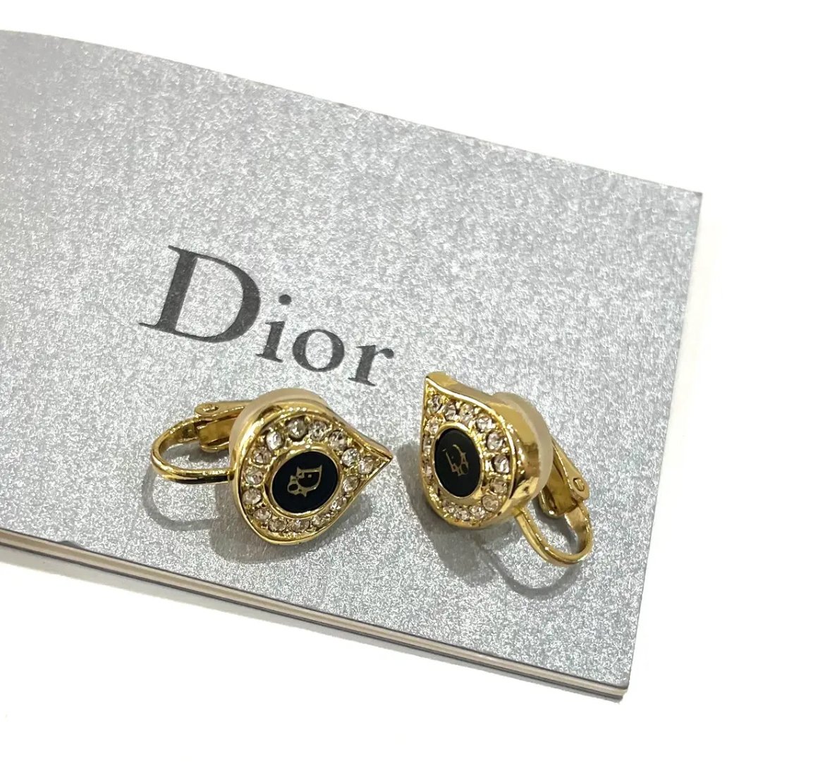 1492 【Christian Dior】美しい雫 DIOR ティアドロップハートロゴ