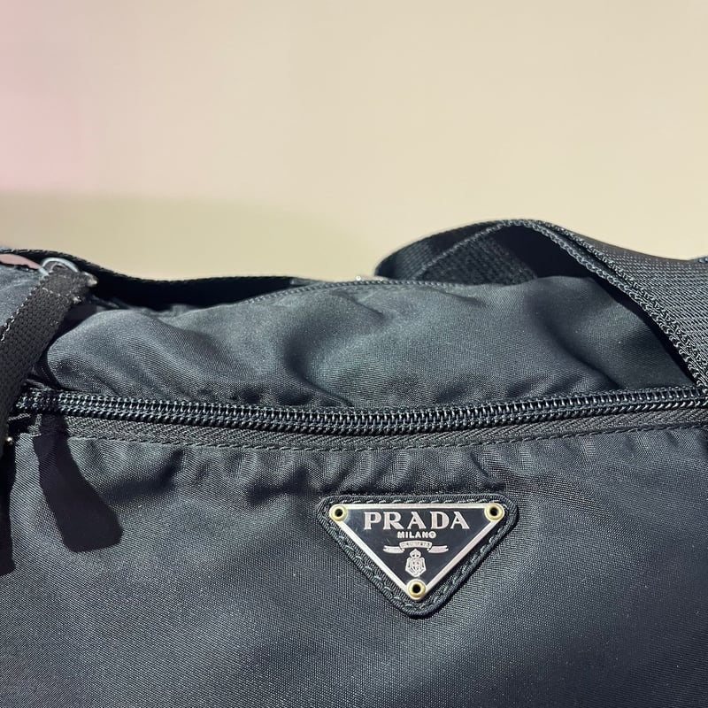 1797 PRADA プラダ ナイロン ショルダーバッグ ブラック 三角ロゴ 斜め