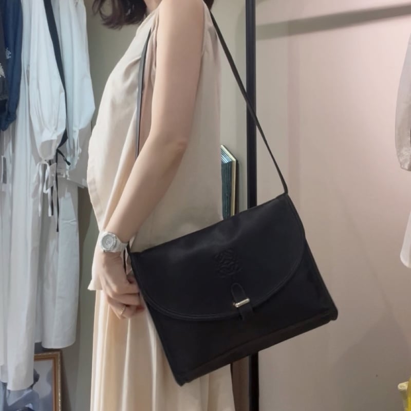 LOEWE ロエベ】ヴィンテージ 型押し本革レザー ショルダーバッグ